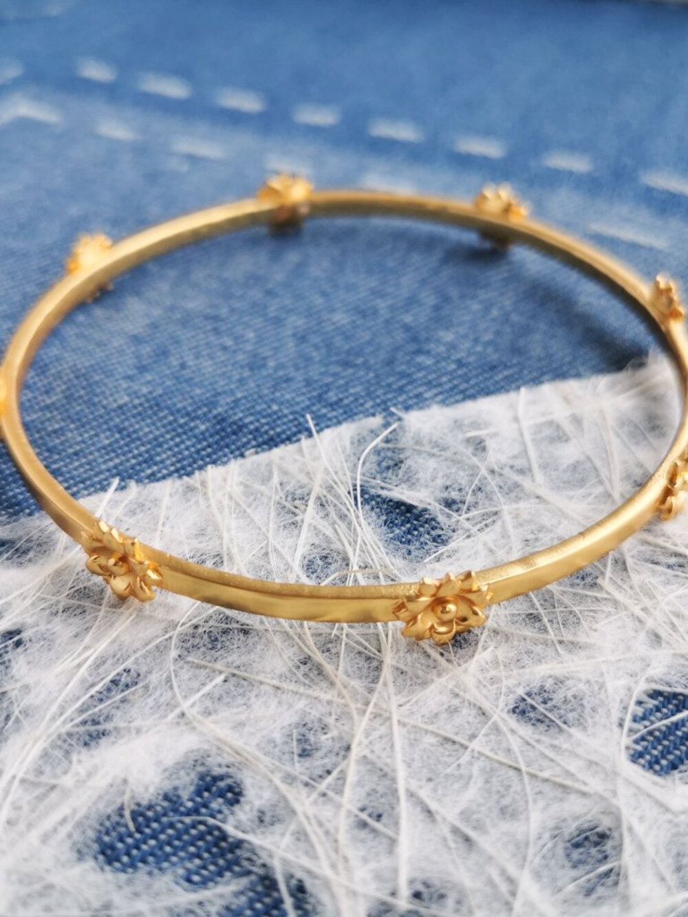Julie Vos Floral Bangle Bracelet Size M NEW - Picture 4 of 4